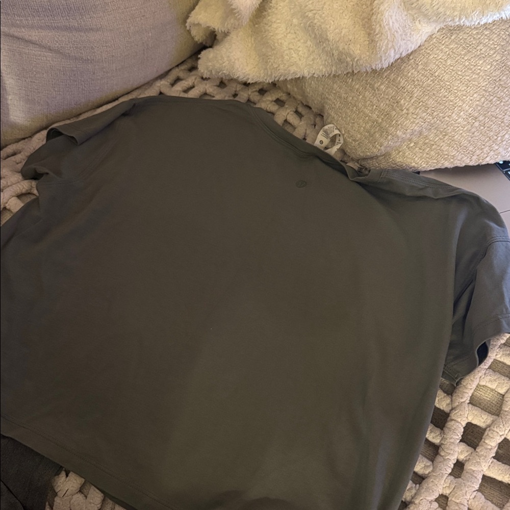 Lululemon Cates T-Shirt Grey Sage Size 8 - Picture 4 of 5